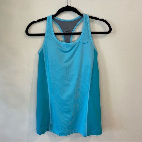 Nike Activewear Athletic Fitted Tank Top - Picture 3 of 7